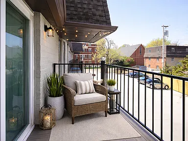 F balcony w38